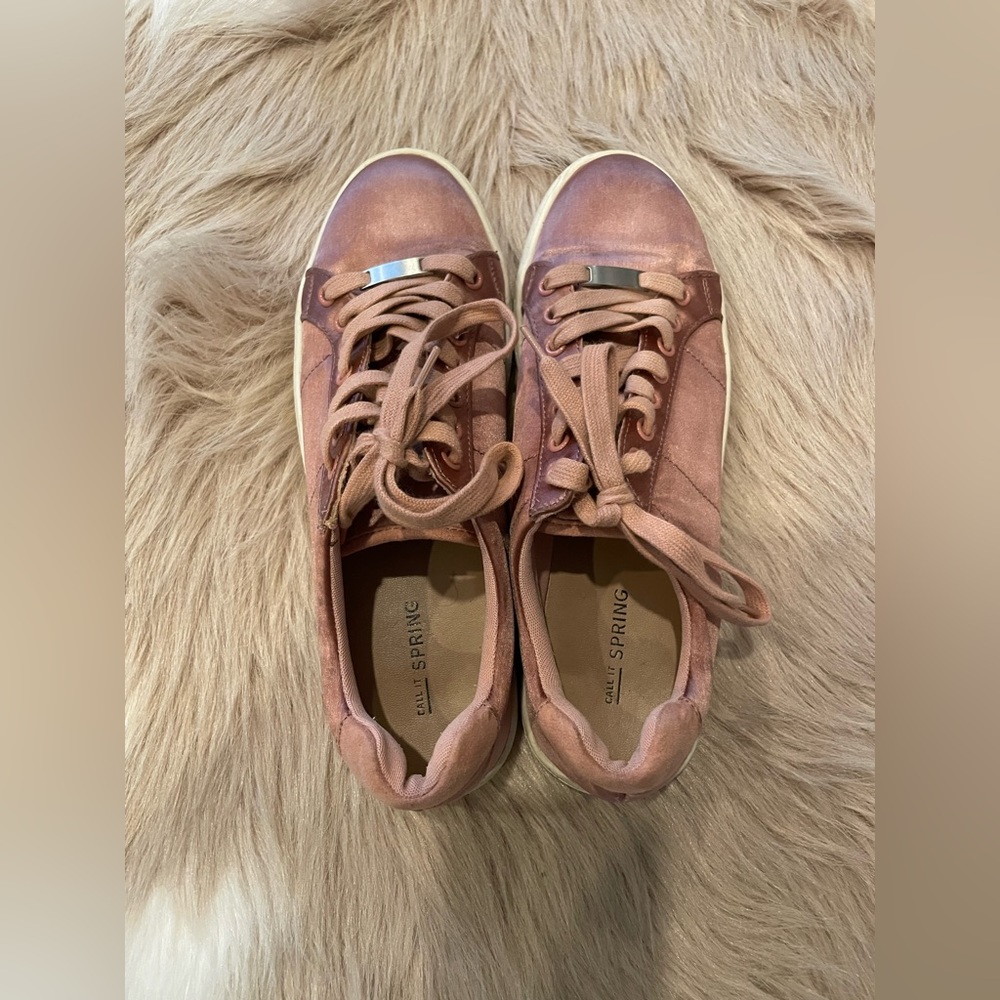 ✨👟🌸 Cute Pink Sneakers Call It Spring Size 7.5 🌸👟✨